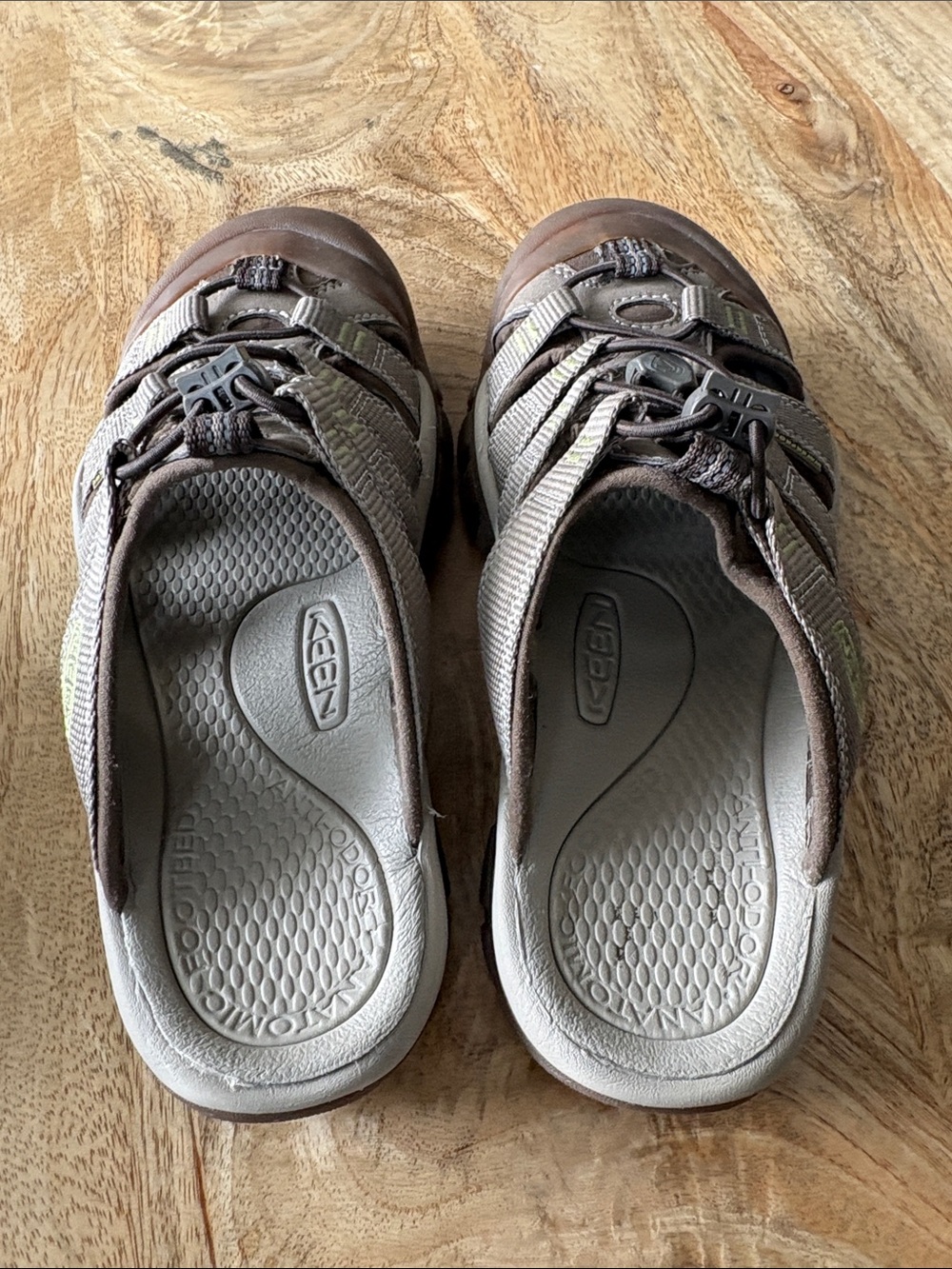 Keen Women’s Brown and Gray Slip-On Hiking Sandals - Picture 2 of 9